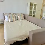 El Laurel Center-terrace-parking 아파트